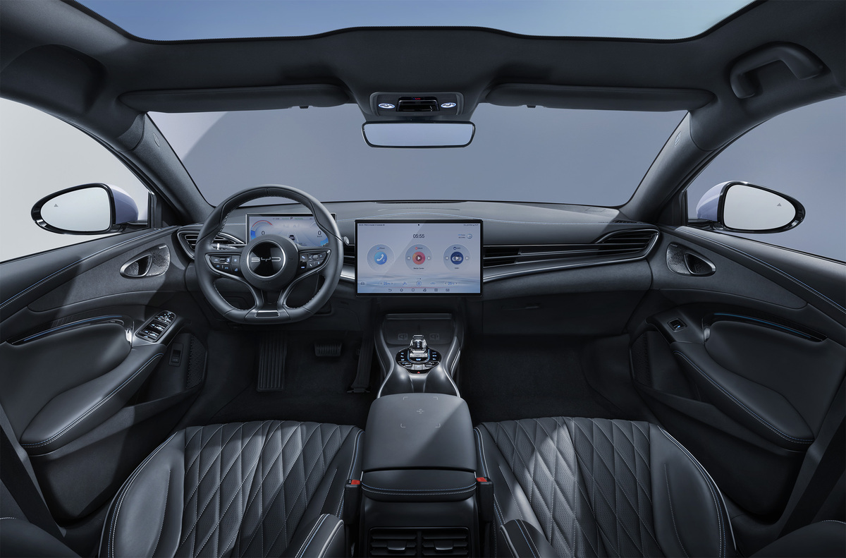 01、SEAL_LHD_Interior_Black_download_JPG 2500px (2)